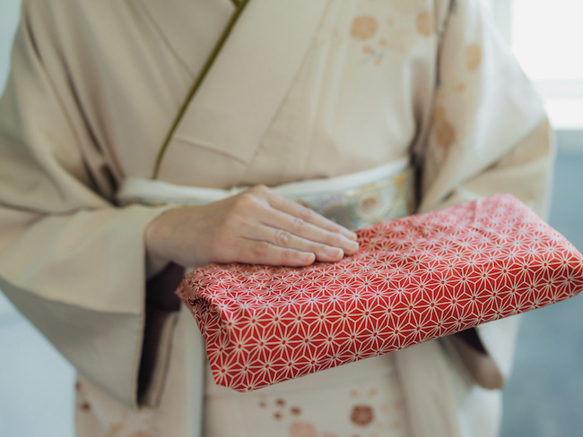 長襦袢のおしゃれ 着る意味から仕立てや素材の種類・ルールまで | 深谷