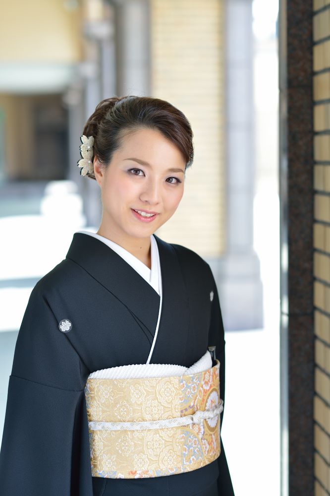 いせやでレンタルできる黒留袖をご紹介！柄に意味はある？ | 深谷