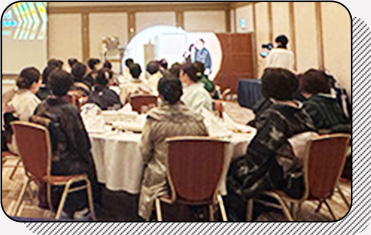 洋服から着物への着付け参加者