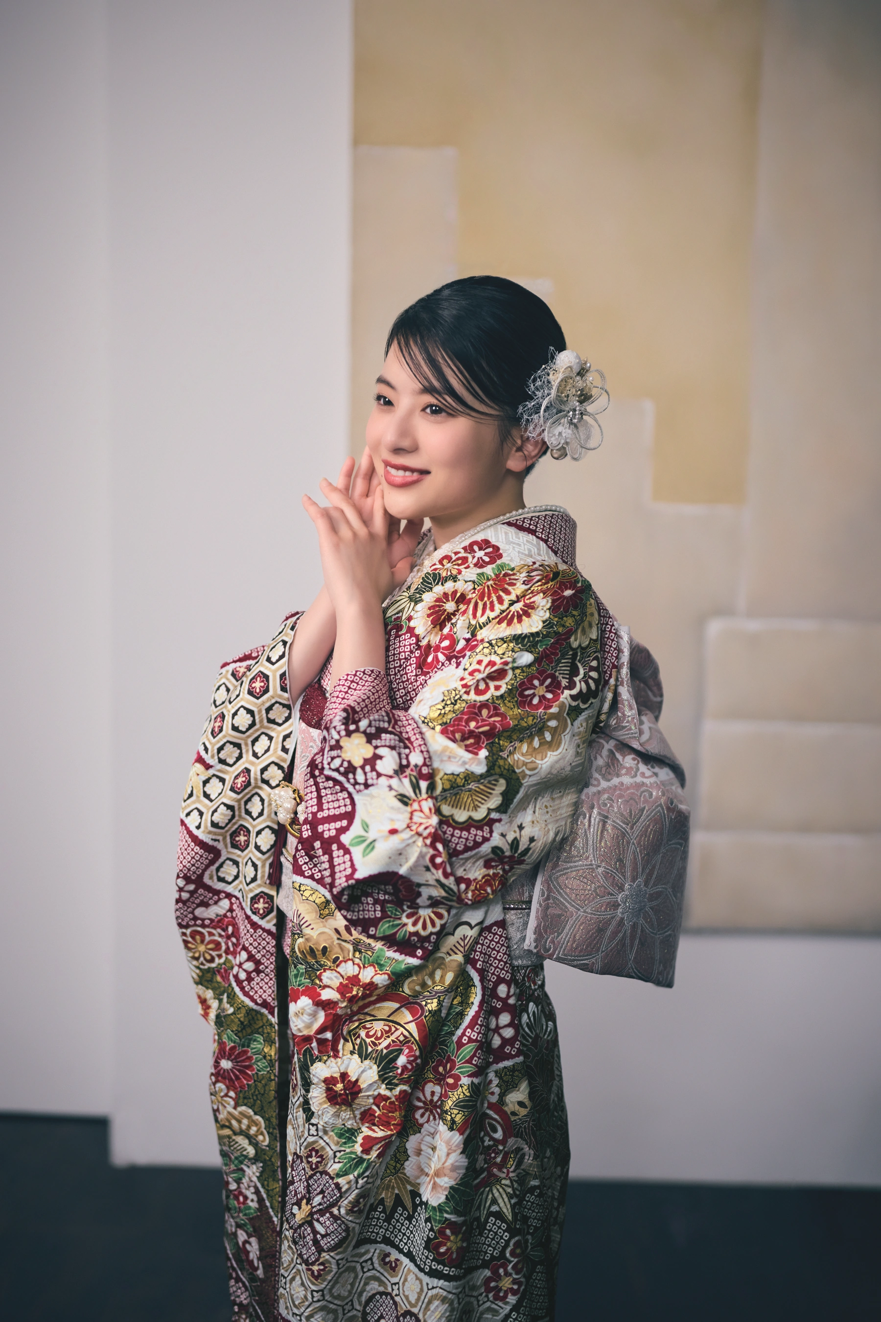 出口夏希さん着用 DN-202。元の背景を残したコレクション写真。