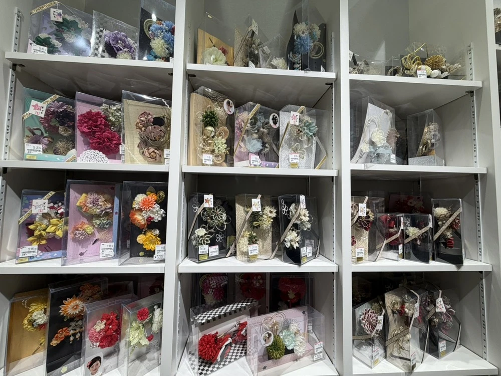 深谷本店の髪飾り売場