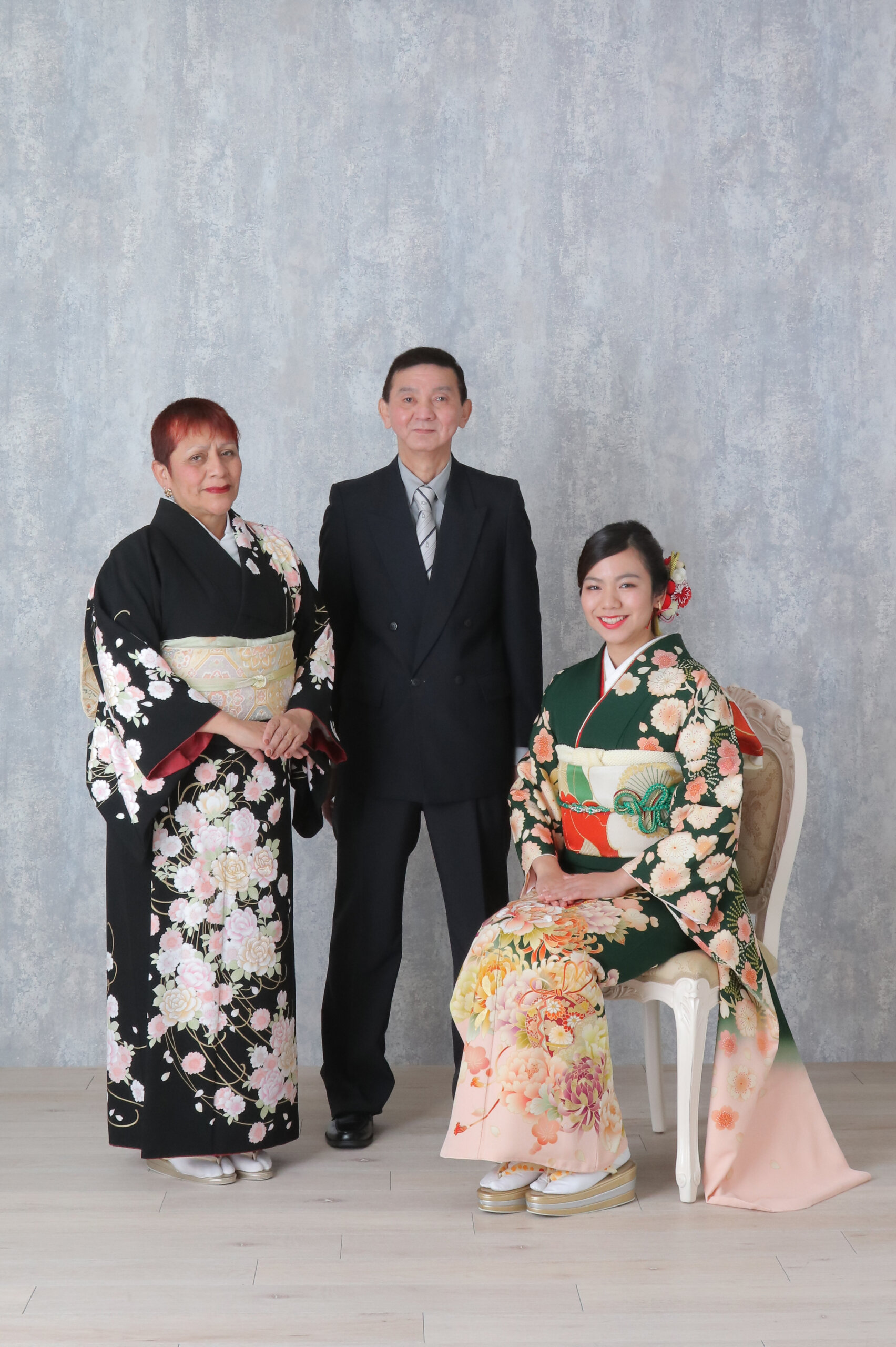 成人式の前撮りについて。家族写真の時は何を着ていけばいい？東松山店 いせや呉服店