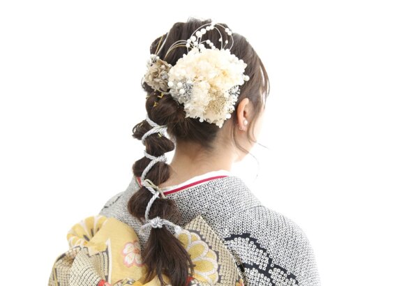 今年流行のヘアと髪飾り　八木橋店で前撮りする方へ