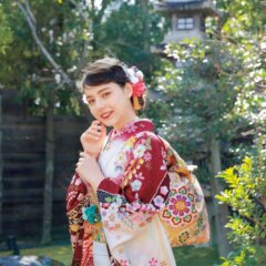 最新振袖　こころときめく辻が花をご紹介