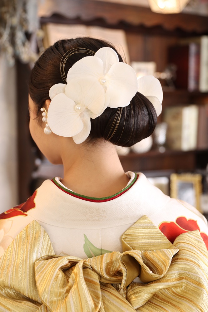 丸みタイトシニヨン