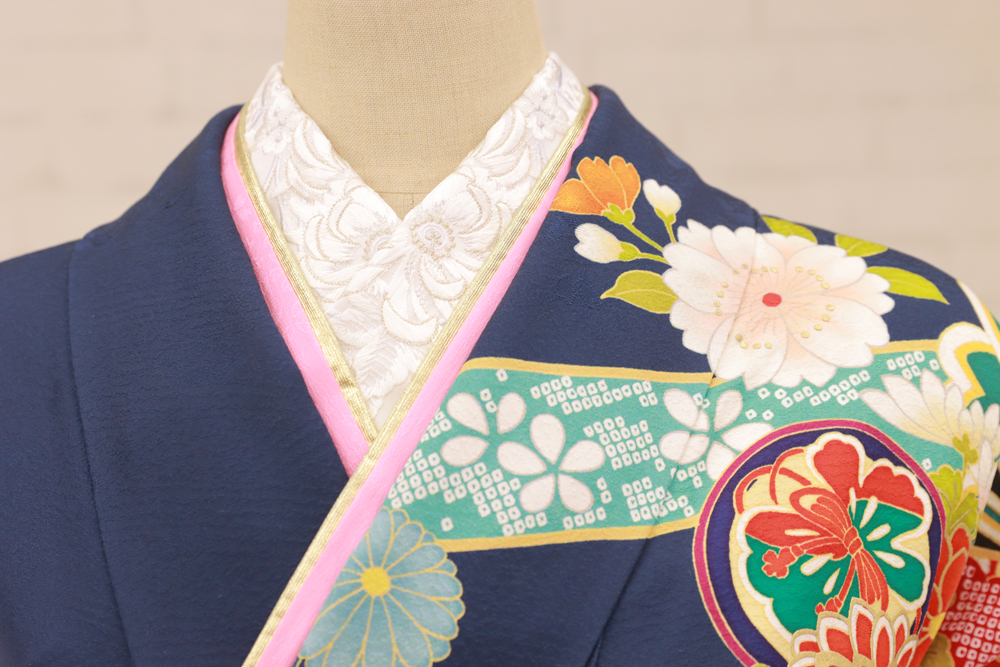 紺振袖