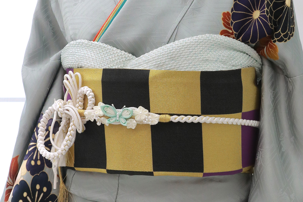 くすみ水色振袖