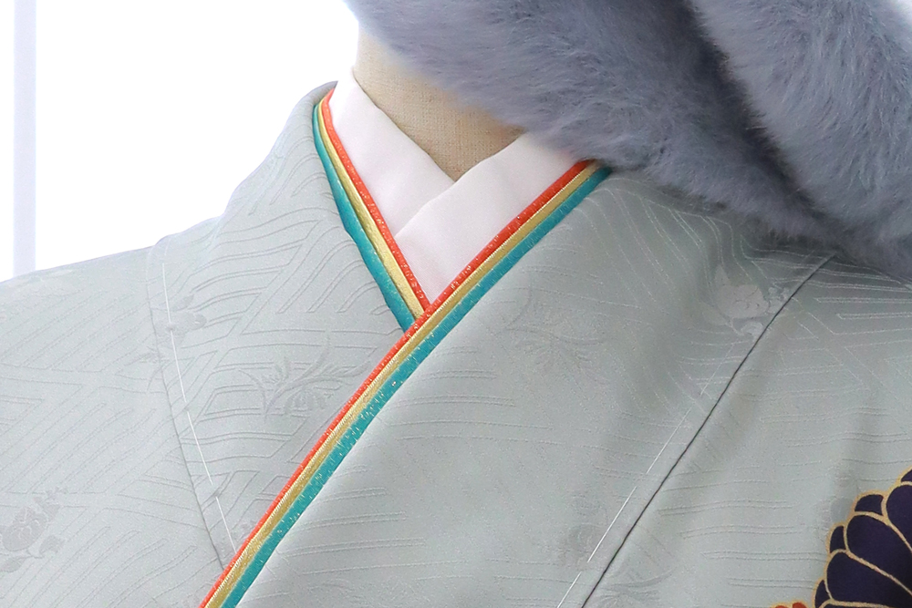 くすみ水色振袖