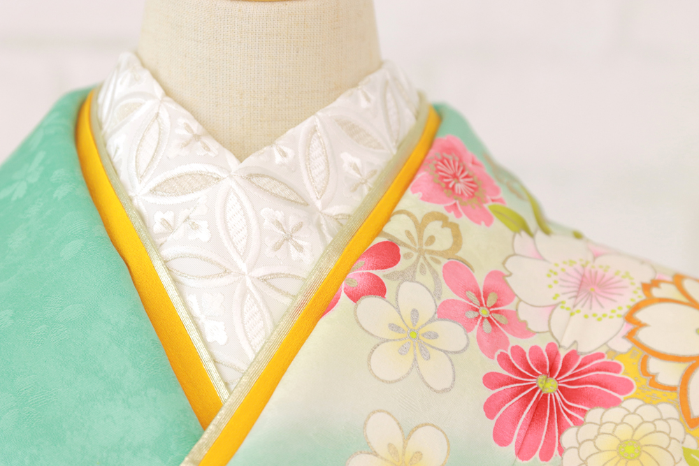 ミントグリーン振袖