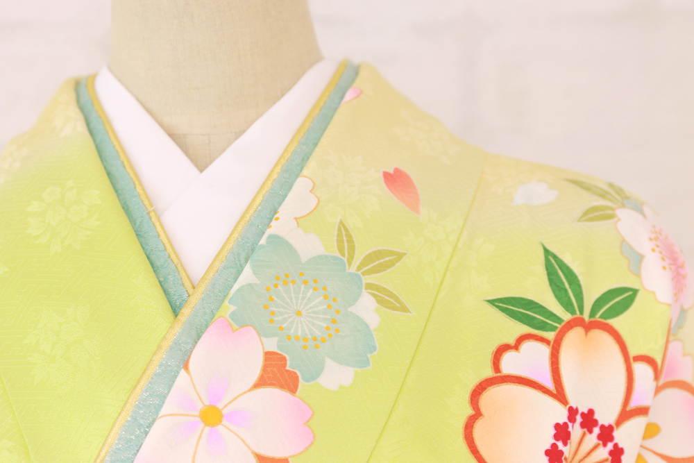 黄緑振袖