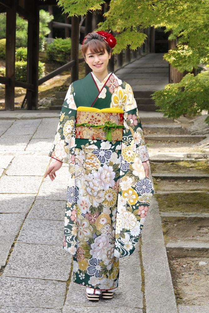 緑色の振袖