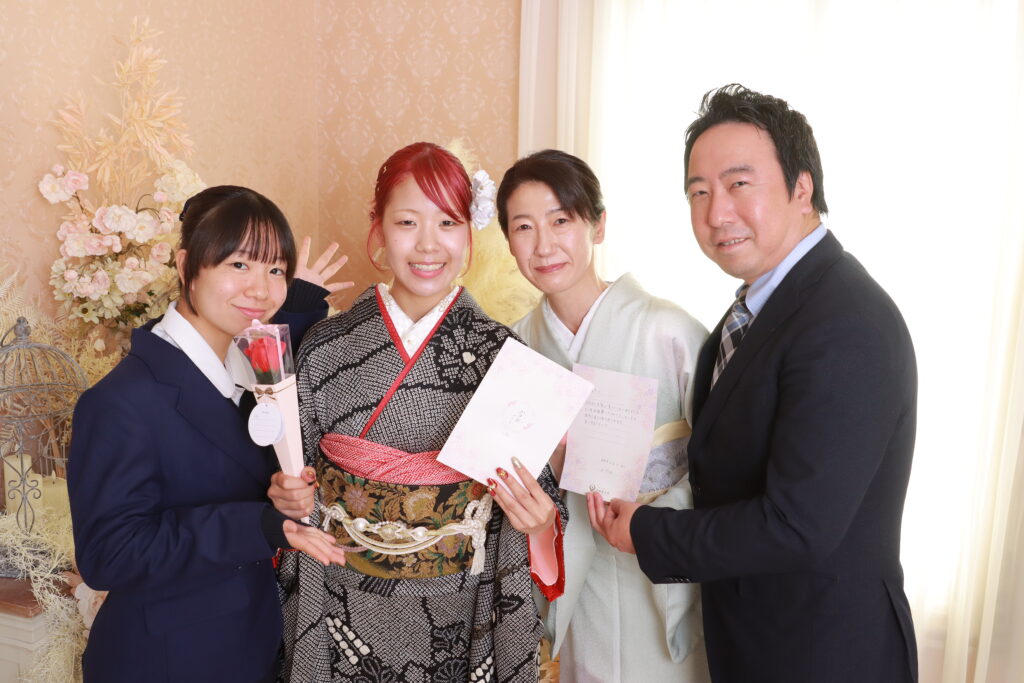 成人式の記念に残す家族写真