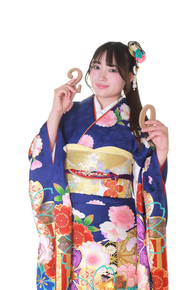 季節ごとに異なる光と背景が、振袖の魅力を引き立てます。