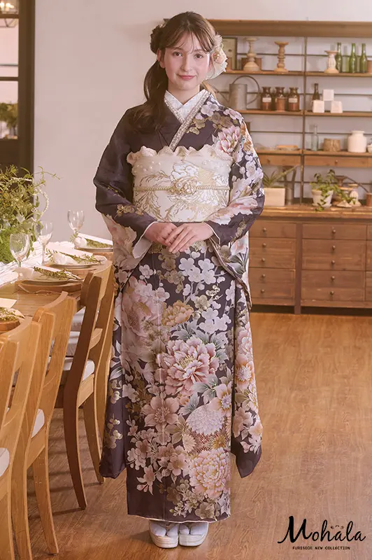 顔の輪郭や目・眉の特徴から、自分に似合う振袖のスタイルが見えてきます
