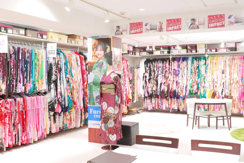 いせや熊谷八木橋店では、専門の知識を持つスタッフが、お客様の顔タイプに合わせた丁寧なご提案をさせていただきます。