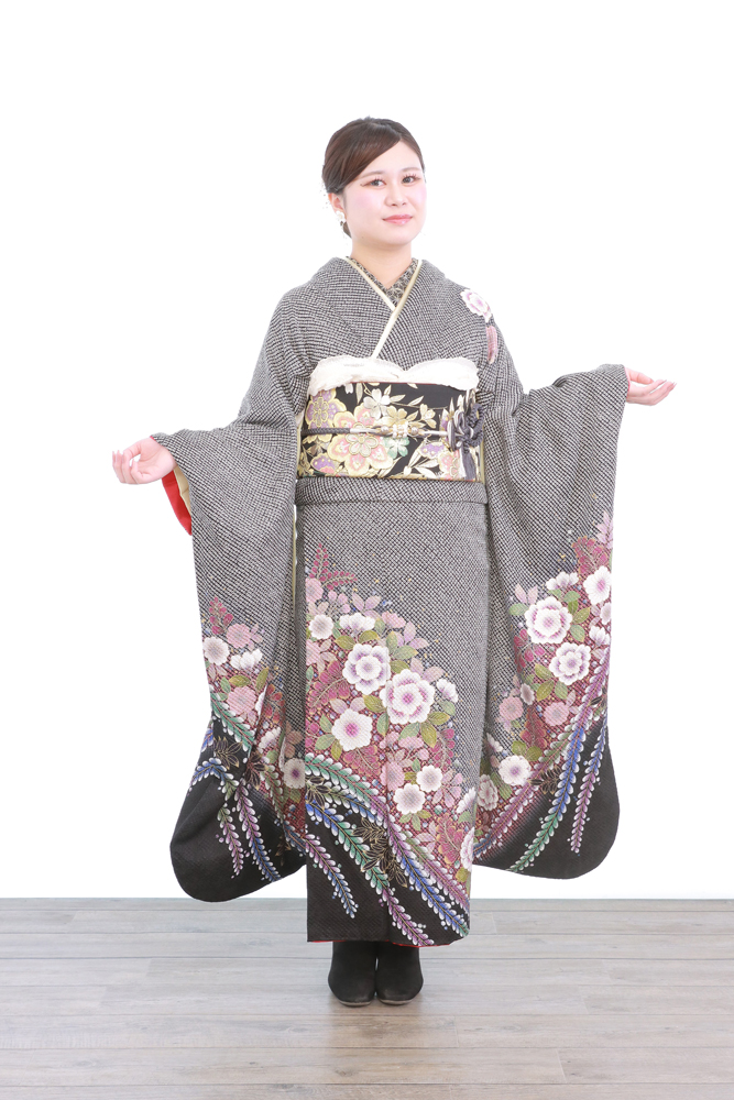 帯揚げを変えて今風に仕上げたママ振袖
